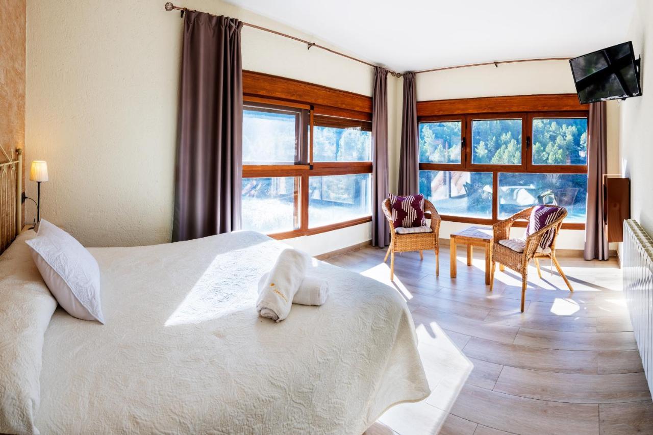Hostal Avenjucar Tolosa  Exteriör bild