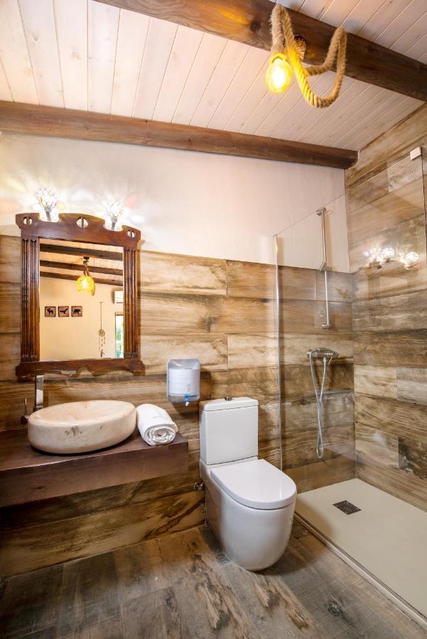 Hostal Avenjucar Tolosa  Exteriör bild