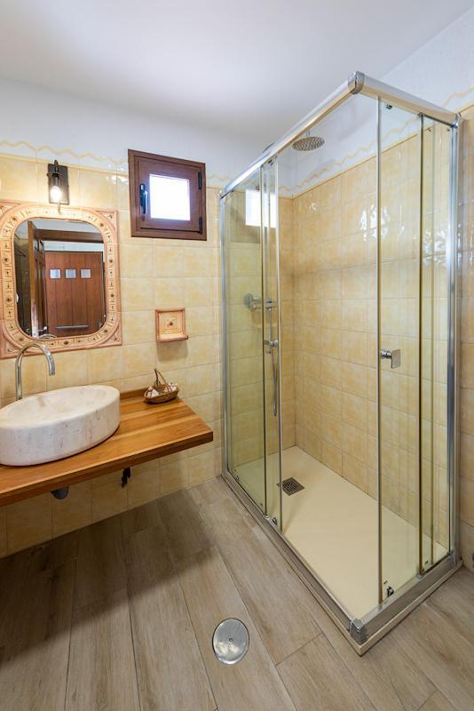 Hostal Avenjucar Tolosa  Exteriör bild