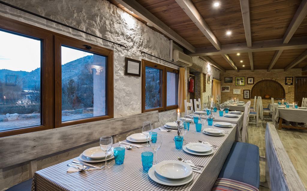 Hostal Avenjucar Tolosa  Exteriör bild